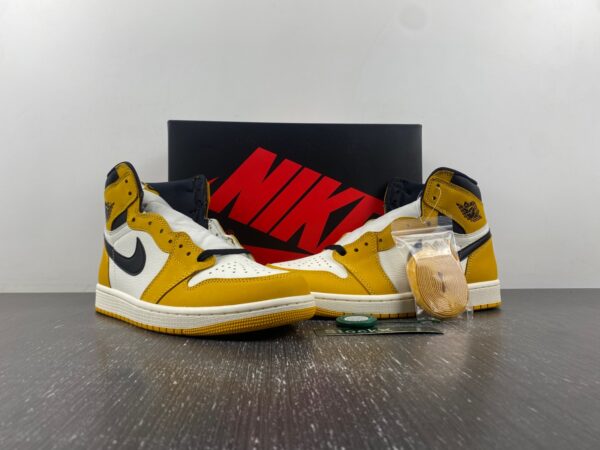 AIR JORDAN 1 HIGH OG YELLOW OCHRE